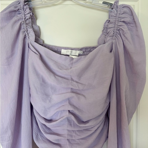Astr The Label Women's Puff Lantern Sleeve Top Sz M Pale‎ Purple Ruched Back NWT - Picture 10 of 13
